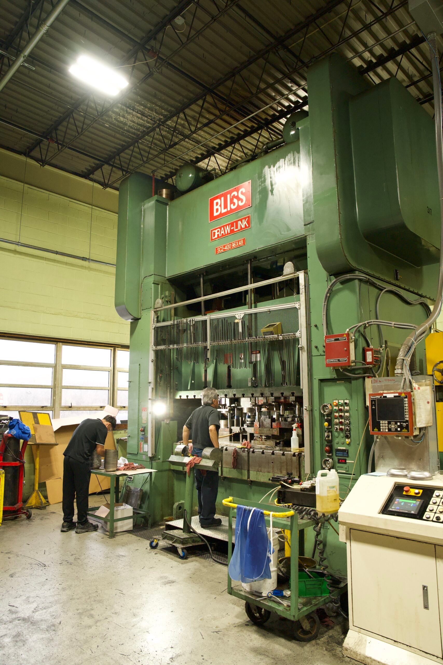 Deep drawn stamping forming cylindrical metal components